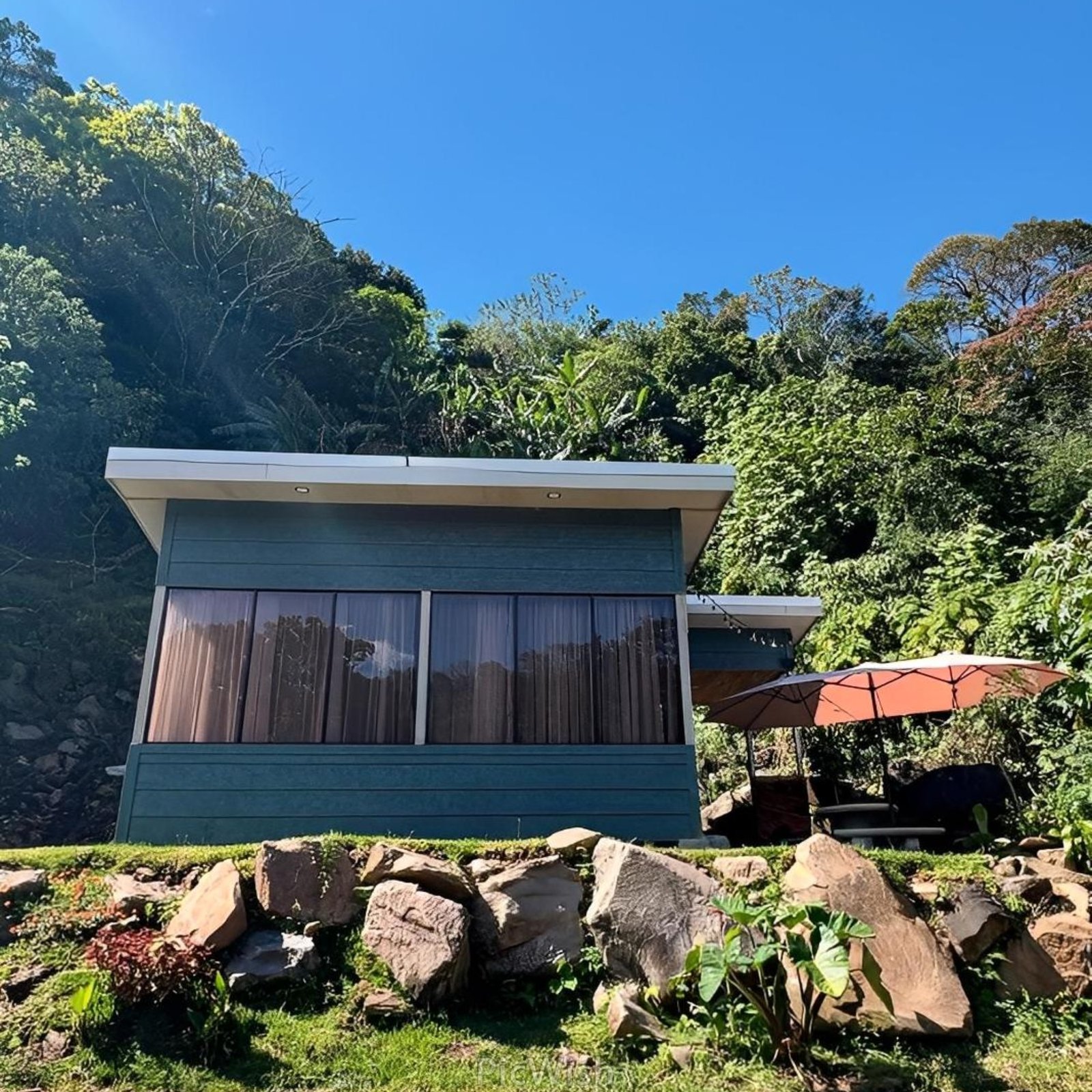 Cabaña en Poás Alajuela rodeada de naturaleza montañosa cerca del Volcán Poás